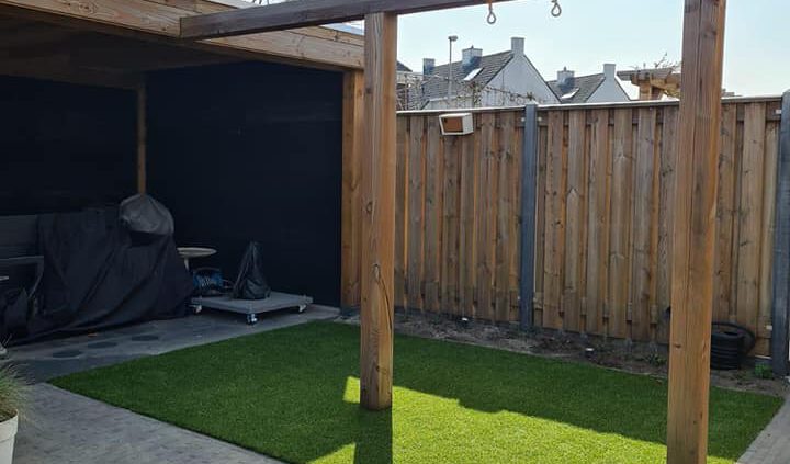 Kunstgras door De Laat Tuinen